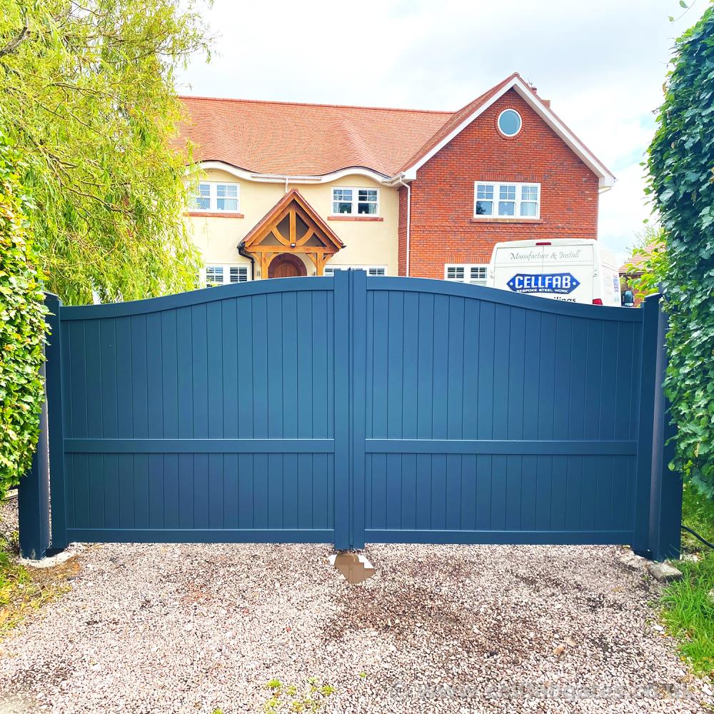 Cellfab Ltd Aluminium Full Privacy Driveway Gate Vertical Solid